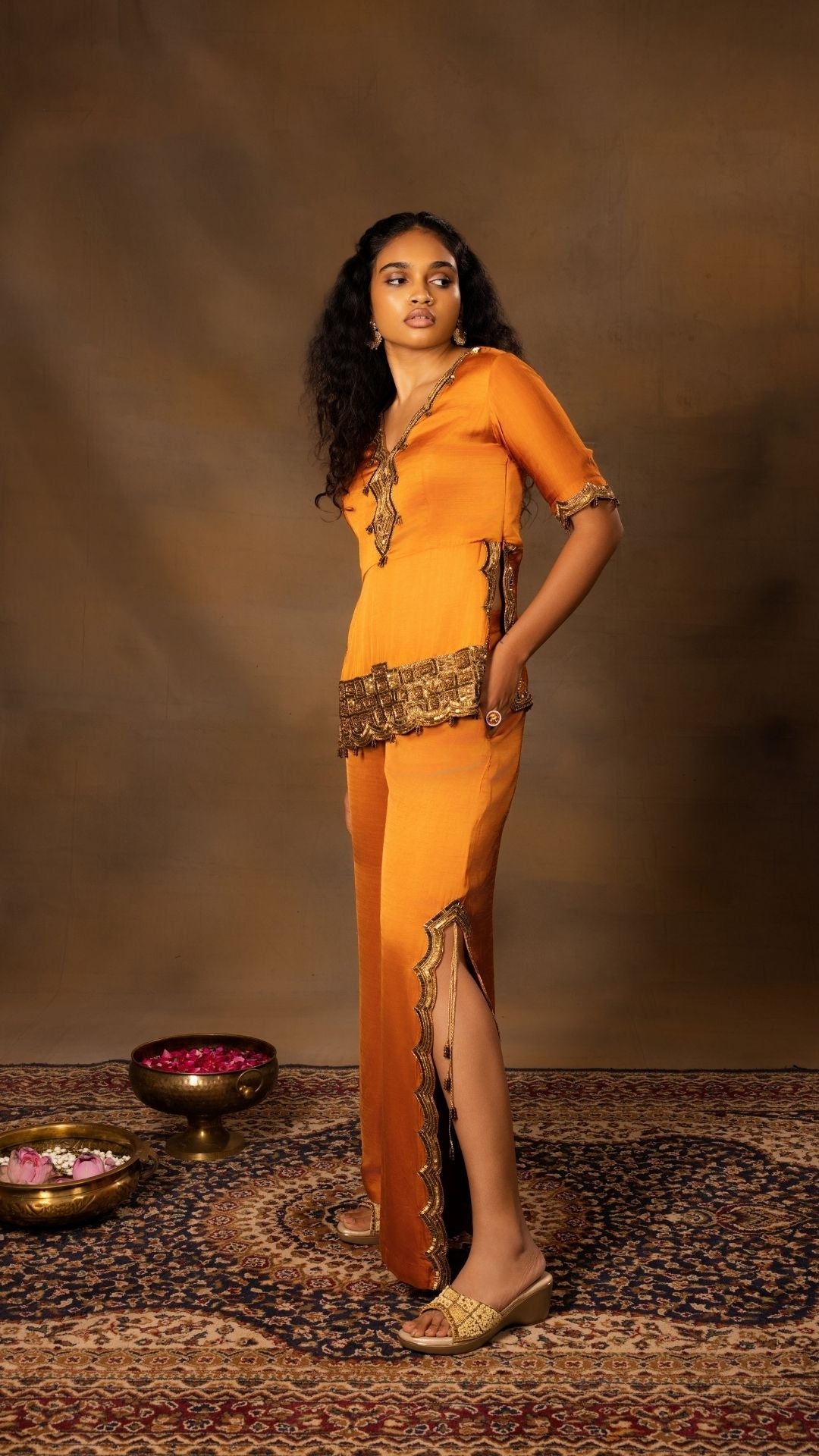 Keyhole Back Kurta paired with Wide-Legged Pants with Side Slits